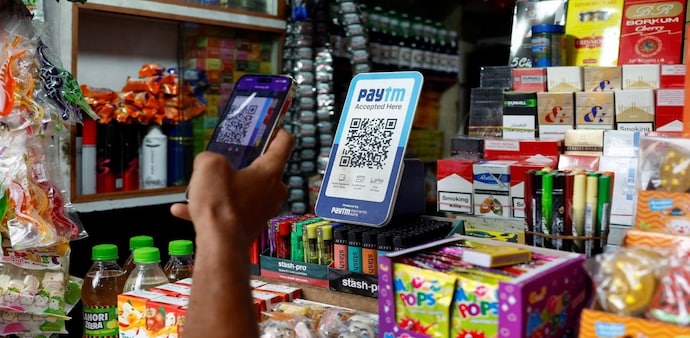 For regular P2M transactions above ₹2,000, merchants will pay an MDR of 0.4%. The charge will be capped at ₹300 for transactions of ₹75,000 and above. For regular P2M transactions above ₹2,000, merchants will pay an MDR of 0.4%. The charge will be capped at ₹300 for transactions of ₹75,000 and above.