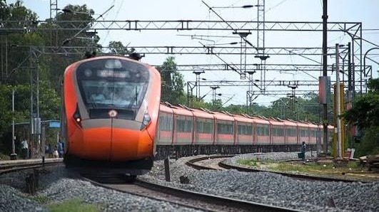 Titagarh Rail Systems stock too closed 4% lower at Rs 811.55. Market cap of the firm slipped to Rs 10,929 crore.