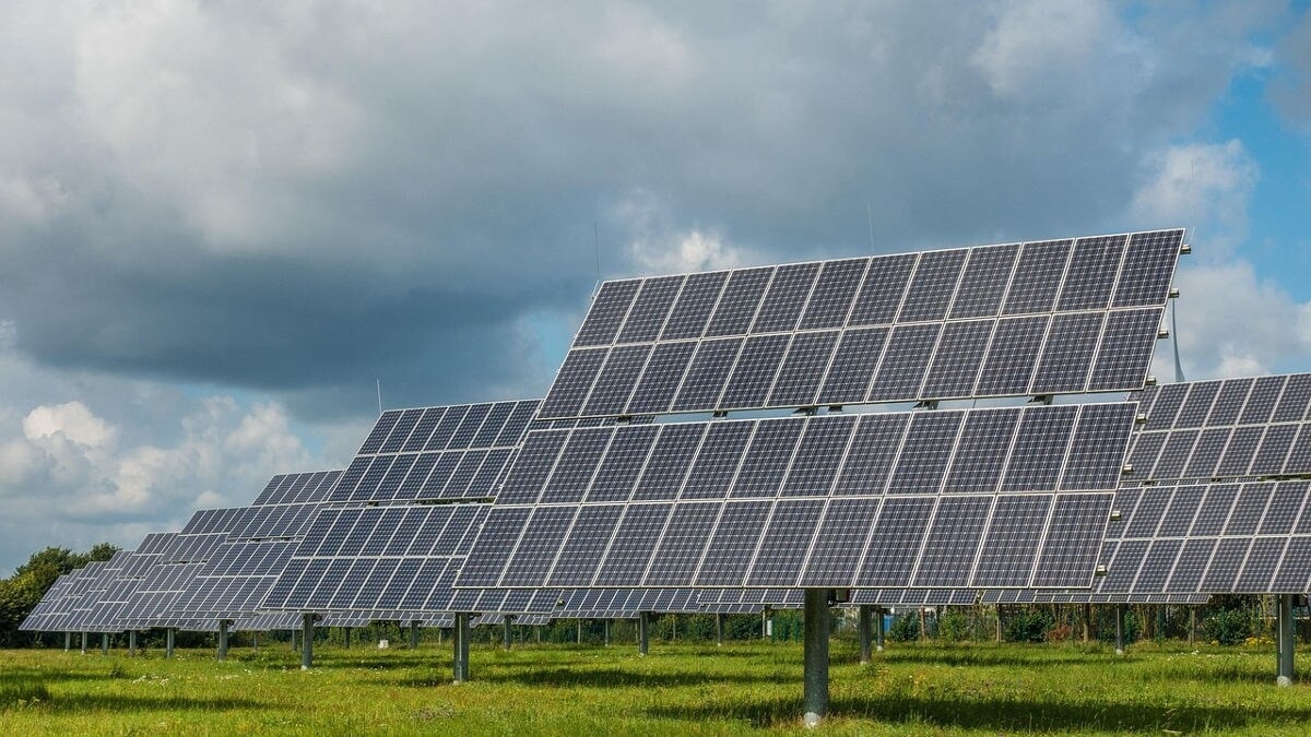 Aastha Spintex advances 1.35 MW solar project at Falcon Yarns facility