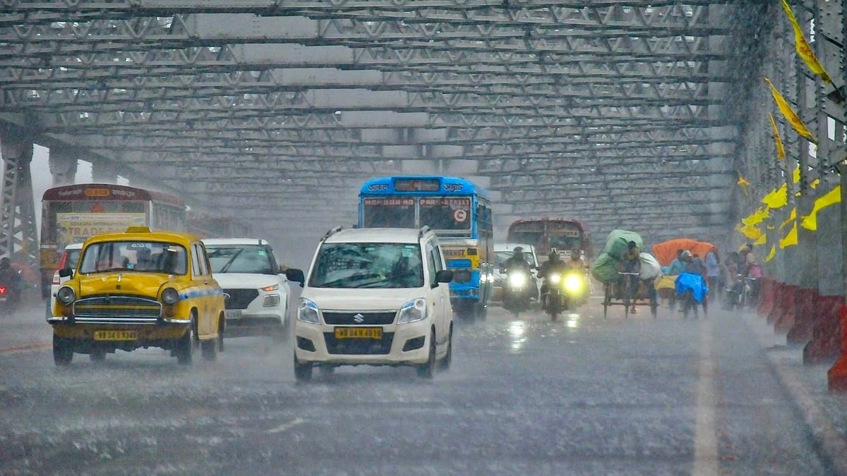 Bay of Bengal low-pressure system to intensify, IMD warns of extreme rain in Odisha, Andhra Bay of Bengal low-pressure system to intensify, IMD warns of extreme rain in Odisha, Andhra