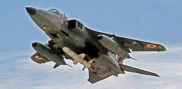 IAF to get a new airfield strike weapon: Rs 811 crore deal signed for 160 SAT-SAAWs IAF to get a new airfield strike weapon: Rs 811 crore deal signed for 160 SAT-SAAWs