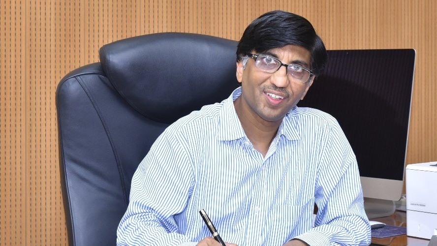 Karandikar received his MTech in Electrical Engineering from IIT Kanpur in 1988 and his PhD in Electrical Engineering from the institute in 1994.