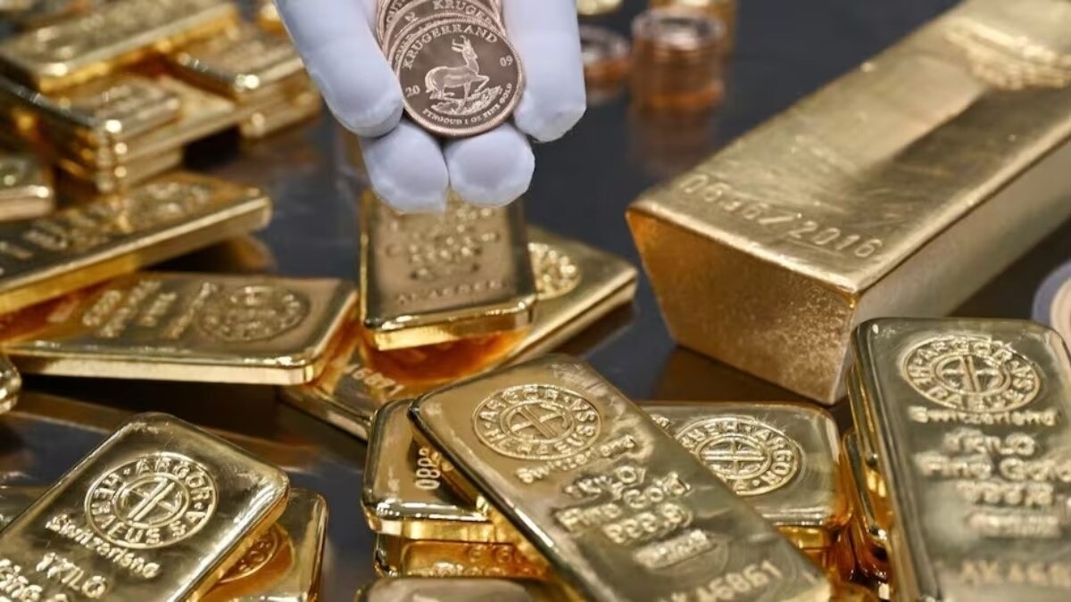 According to ICICI Bank Global Markets, India’s gold imports fell to $2.3 billion in August 2026 from $4.2 billion in July, highlighting the cooling of physical gold demand.
