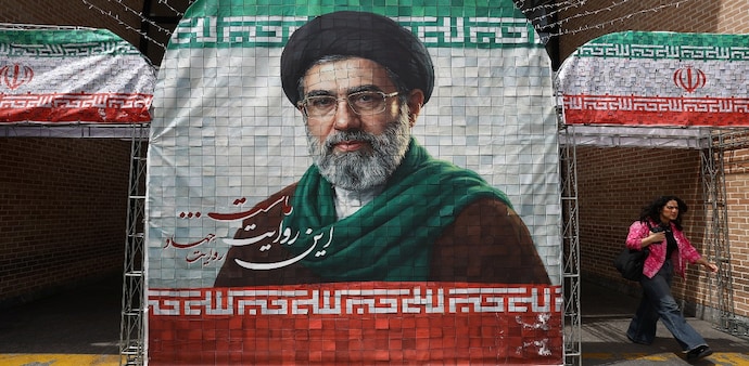Iranian President Masoud Pezeshkian claimed during an interview in New York this week that he met with Khamenei for seven hours and described him as "completely" healthy. Iranian President Masoud Pezeshkian claimed during an interview in New York this week that he met with Khamenei for seven hours and described him as "completely" healthy.