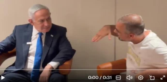 Netanyahu met the passenger, who told him that the plane was "on the nose" downwards (Source: X/@yaelbt) Netanyahu met the passenger, who told him that the plane was "on the nose" downwards (Source: X/@yaelbt)