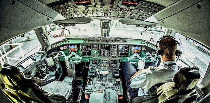 Flydubai incident: Should cockpit doors remain closed? Flydubai incident: Should cockpit doors remain closed?