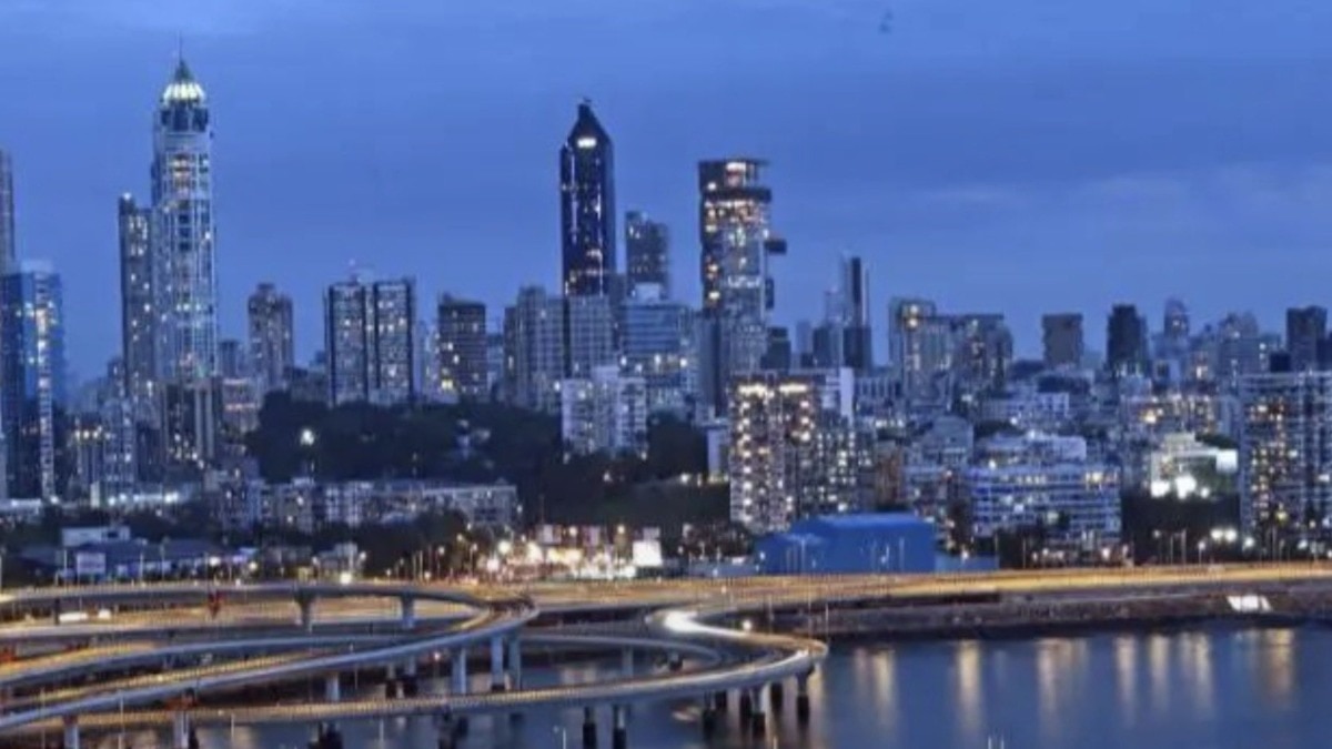 Mumbai's skyline-21st century. Mumbai’s infrastructure-18th century, says Harsh Goenka