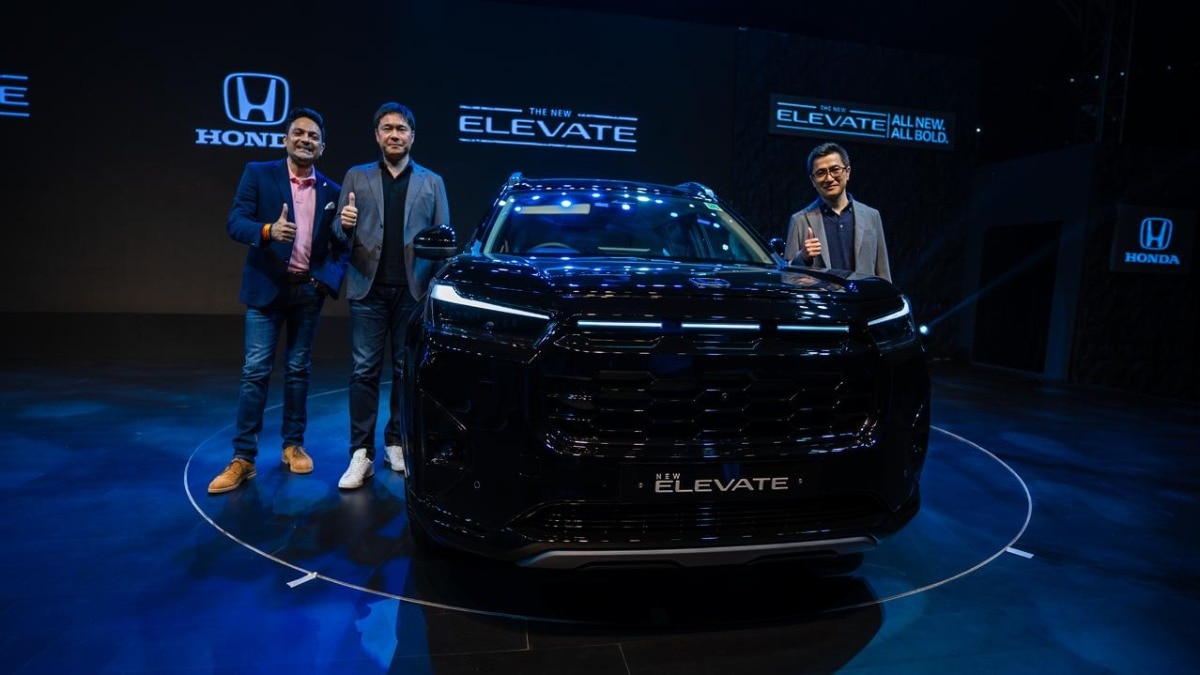 The new Elevate features a redesigned front fascia with a Bold Mesh Grille, tri-bar LED position lights, gloss-black styling elements and new 17-inch diamond-cut alloy wheels.