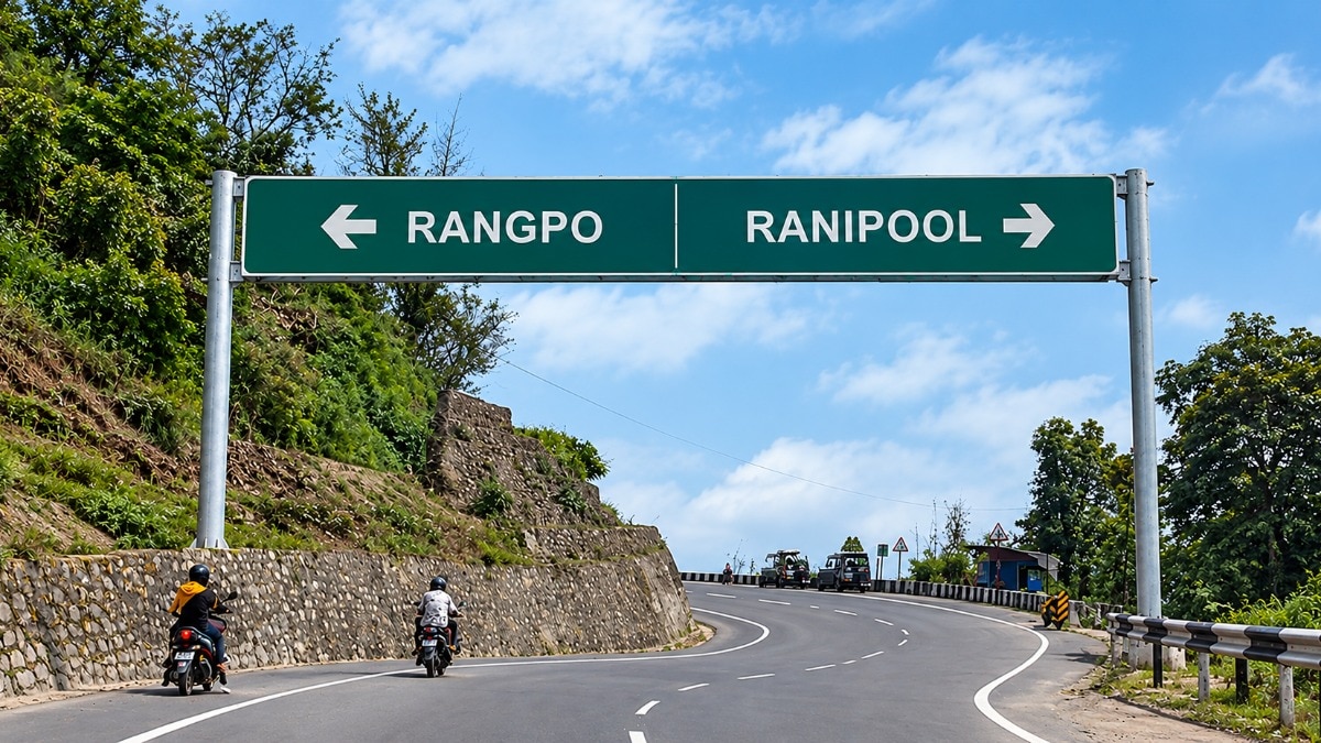 Centre has approved ₹993.64 crore for the development of NH-10 from Rangpo to Ranipool into a 2-lane highway with paved shoulders (Photo: AI)