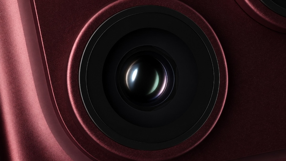 iPhone 18 Pro Camera Under Scrutiny: Can Strong Magnets Disrupt Performance?