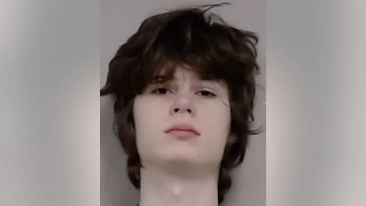 The arrest has drawn sharp reaction from local authorities and civil rights groups, who credited the alert co-worker and responding officers with averting a potential tragedy.