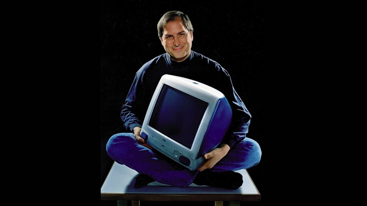 Steve Jobs’ iconic ‘i’ start.