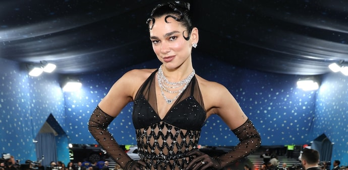 Dua Lipa’s lawyers on October 16, 2026, filed a response that opposes Samsung’s request to dismiss the case in a federal court in California. Dua Lipa’s lawyers on October 16, 2026, filed a response that opposes Samsung’s request to dismiss the case in a federal court in California.