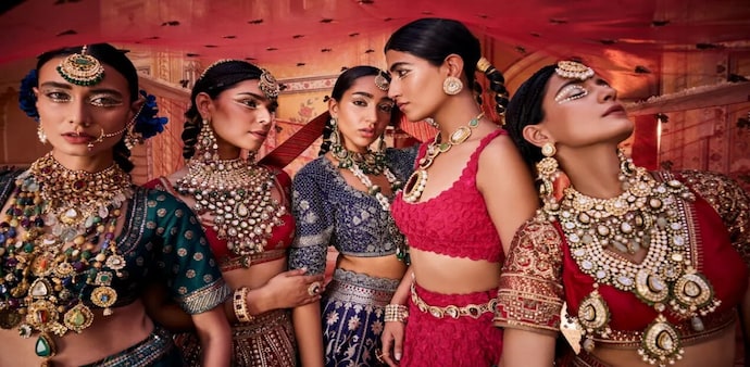 Studded gold jewellery exports rose 50.24% year-on-year in dollar terms to $812.62 million. In rupee terms, exports increased 62.39% to ₹7,759.73 crore. Studded gold jewellery exports rose 50.24% year-on-year in dollar terms to $812.62 million. In rupee terms, exports increased 62.39% to ₹7,759.73 crore.