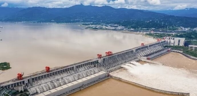 China must take into account runoff, heightened flood risks as it builds mega dam on Brahmaputra (Representative image) China must take into account runoff, heightened flood risks as it builds mega dam on Brahmaputra (Representative image)