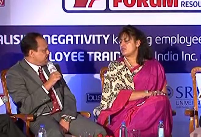 Manoj Biswas, Managing Director - Geographic Unit HR Leader, Accenture India (left)