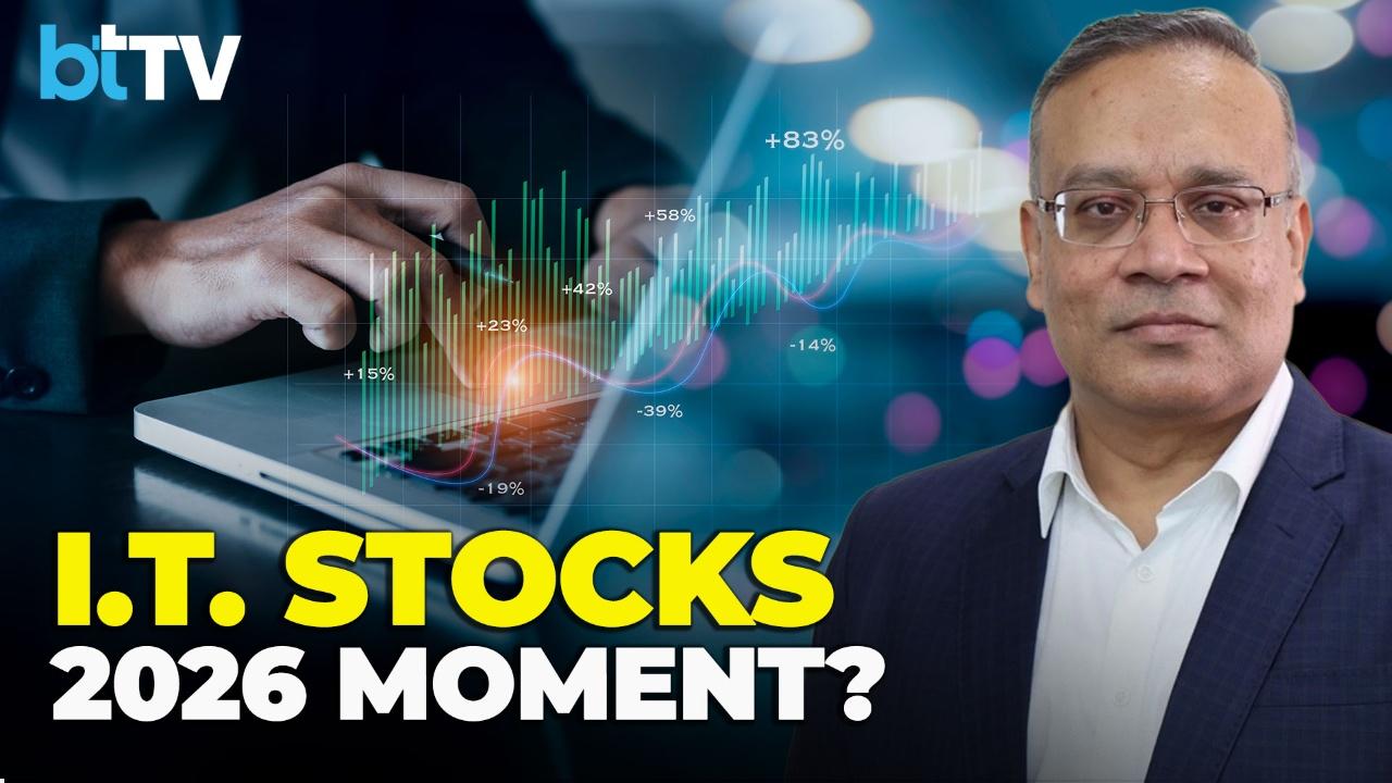 After a 30% Correction, Can IT Emerge Stronger in 2026? Here's the Answer