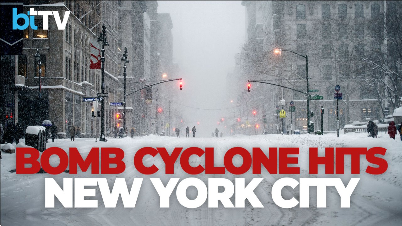 Bomb Cyclone Batters New York, Paralysing City With Blizzard Conditions, Heavy Snow & Travel Chaos