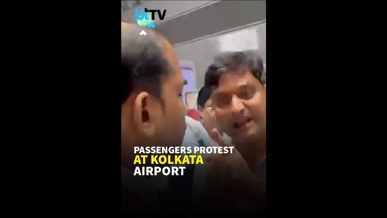 Angry Passengers Protest At Kolkata Airport After 