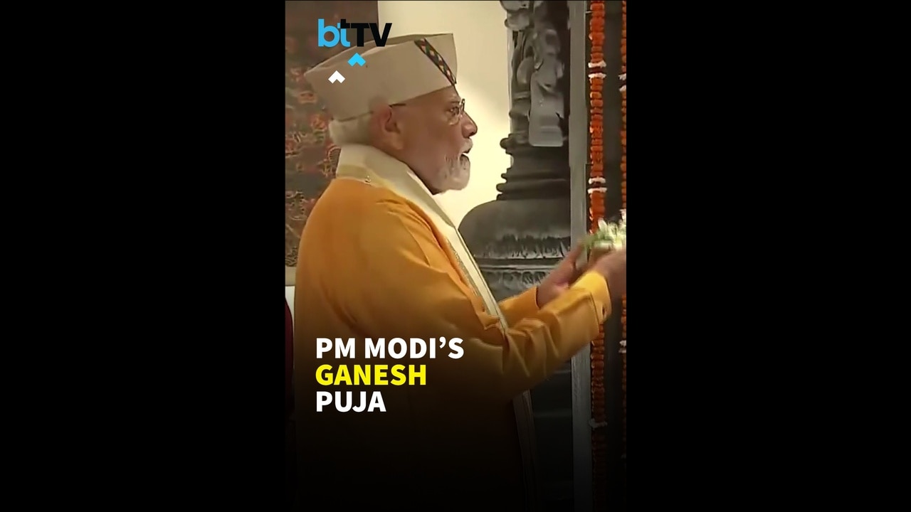 Watch: PM Modi Offers Prayers to Lord Ganesha at P