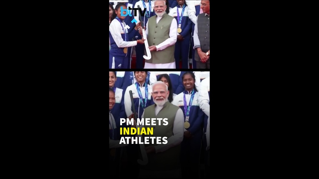 PM Modi Meets Indian Athletes After Asian Games 20