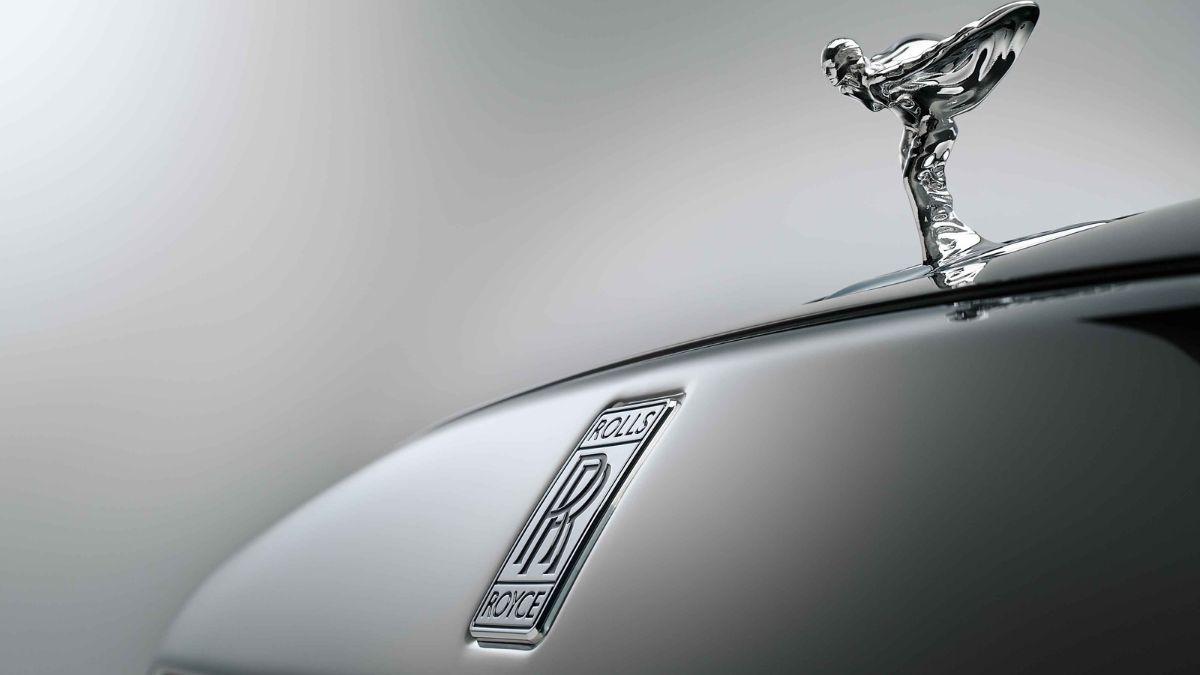 Rolls-Royce Spectre Spirit of Ecstasy