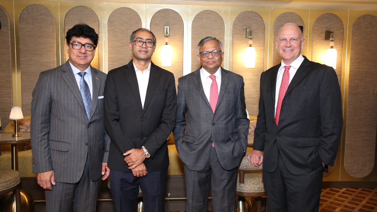 L to R – Puneet Chhatwal, MD& CEO, IHCL, Vinod Kannan, CEO, Vistara, N. Chandrasekaran, Chairman, Tata Sons and Campbell Wilson, CEO & MD, Air India