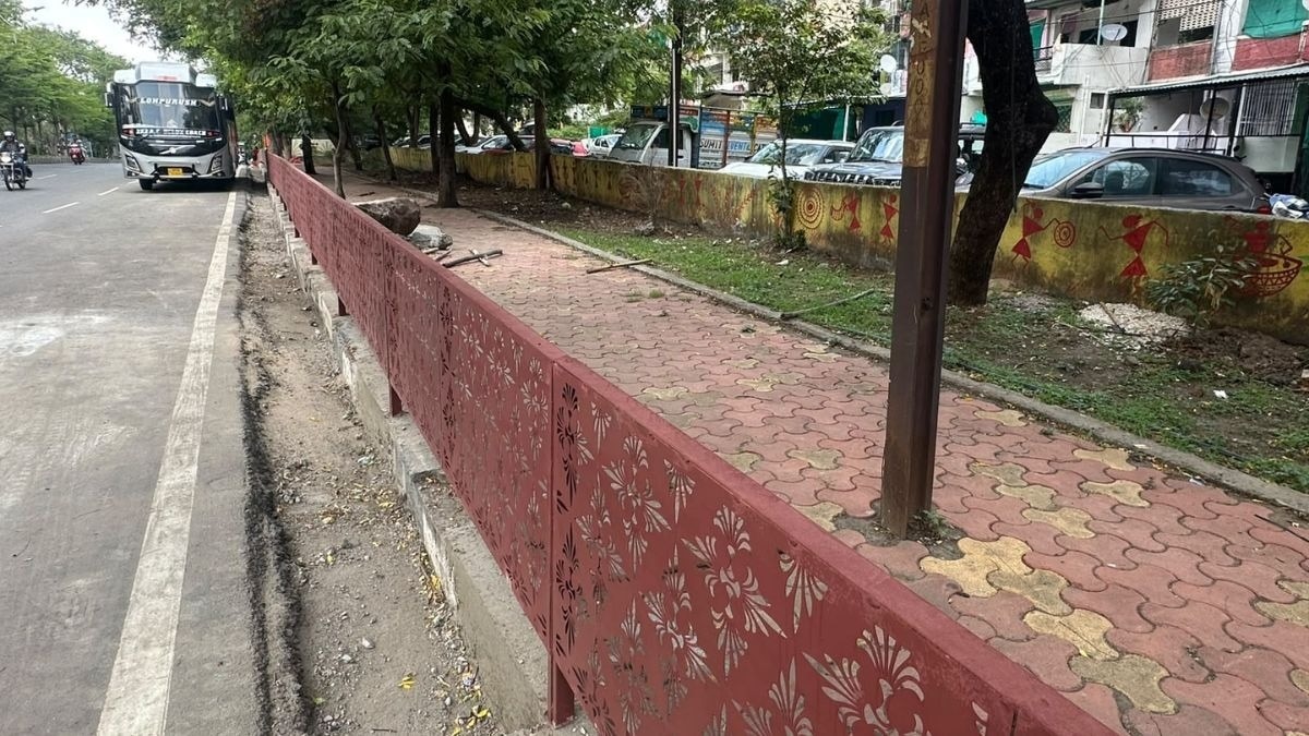 Footpath Built, But No Way to Reach It