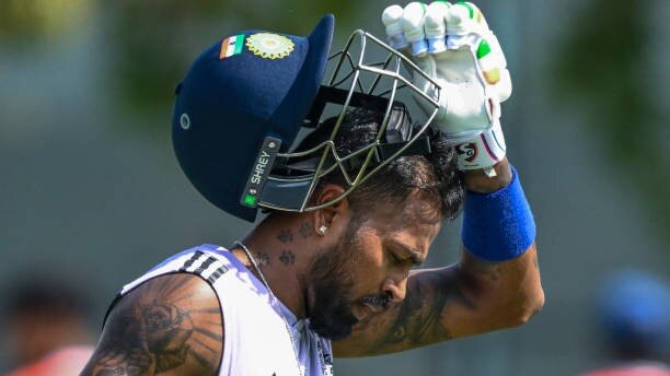 Hardik Pandya Leaves Mumbai