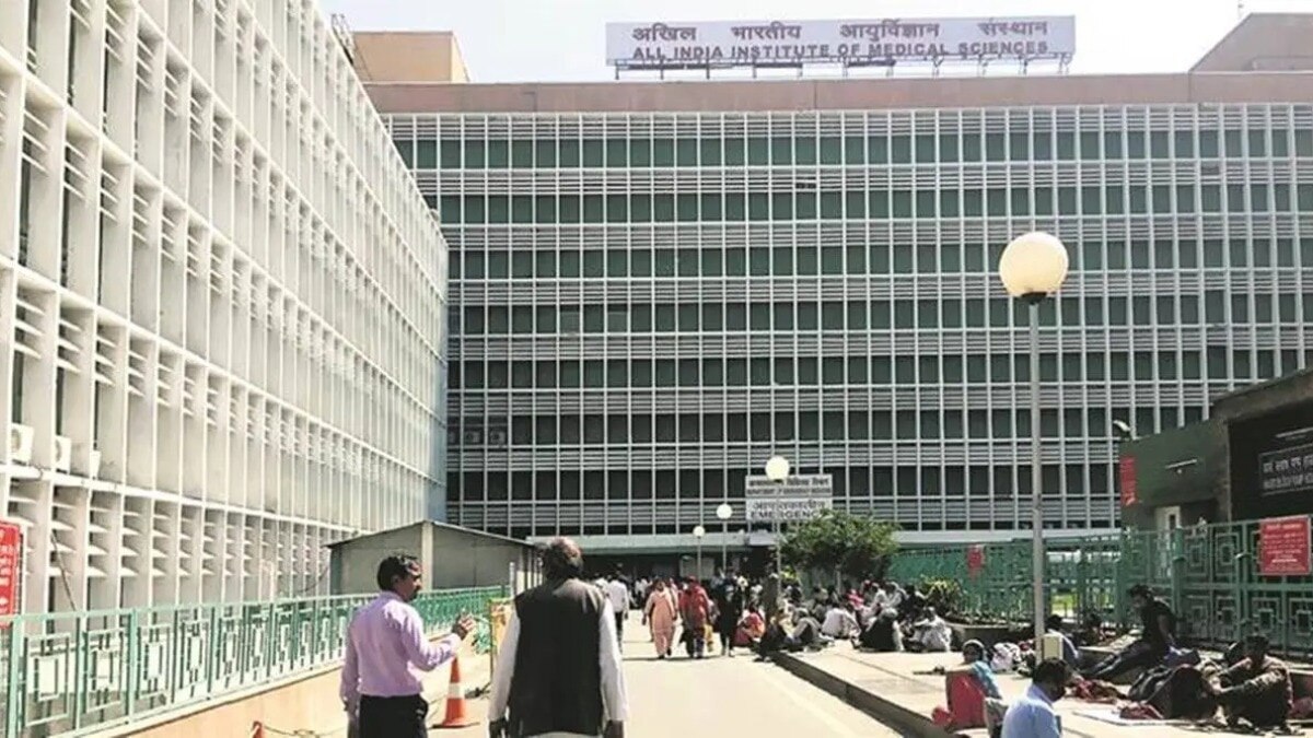 At AIIMS, Life Waits in Queue