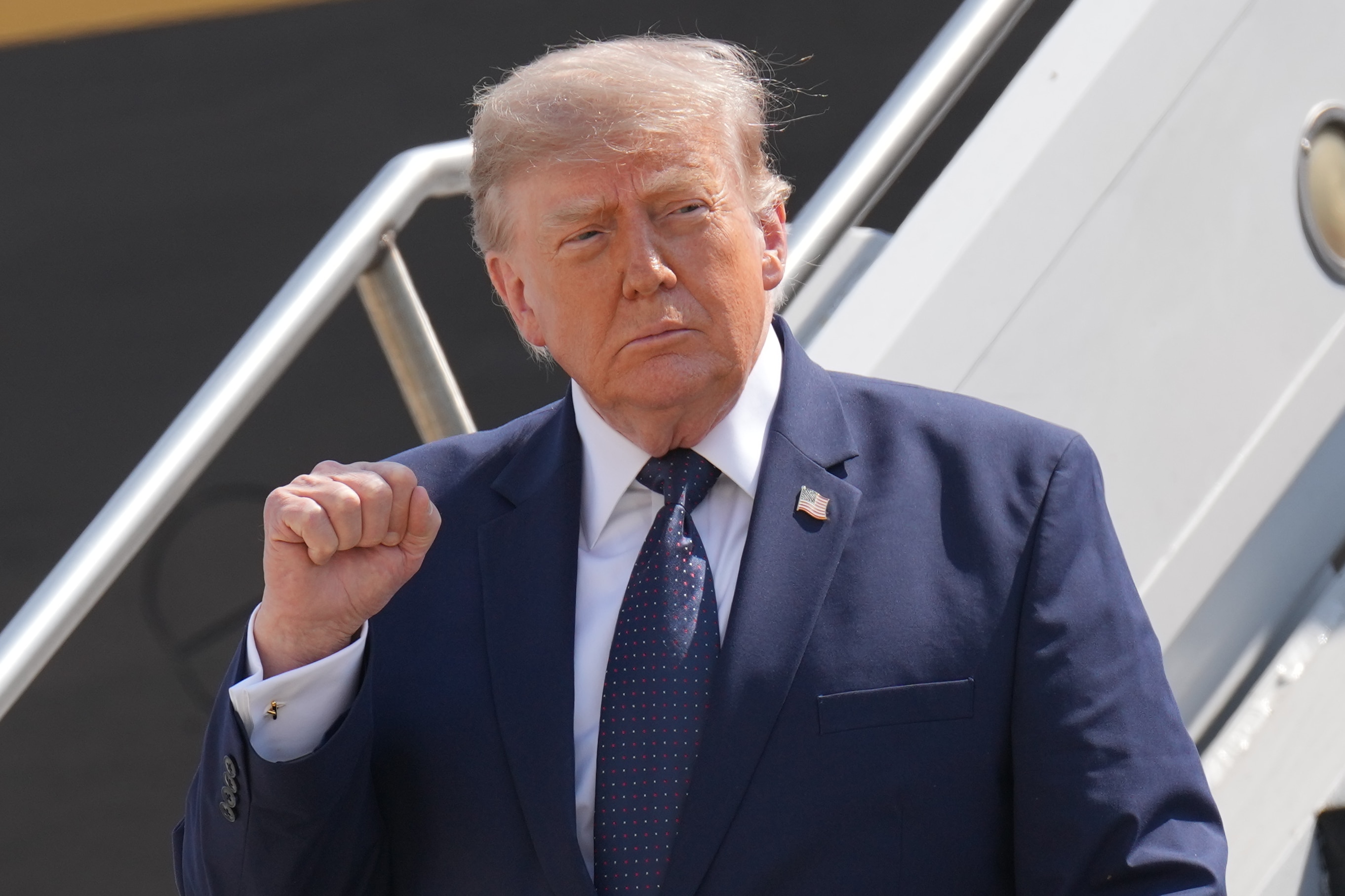 Crisis for Indian Truck Drivers in the US: Trump Proposes Replacing Immigrant Drivers with Veterans