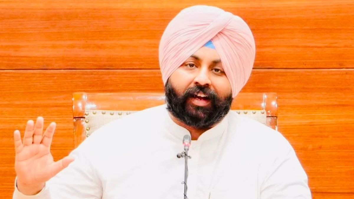 Opposition Demands Resignation of Punjab Education Minister Harjot Singh Bains Following Centre's Lead