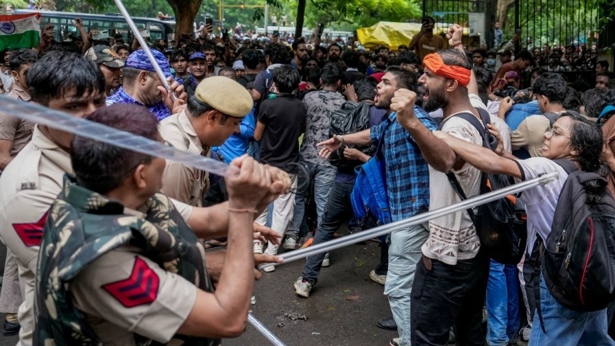 Supreme Court Strictly Observes: 'Cannot Lathi-Charge Merely on the Grounds of Protest'