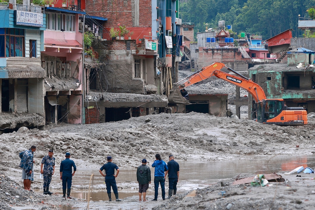 नेपाल में अब तक 676 मौतें, झील फटने का खतरा टला