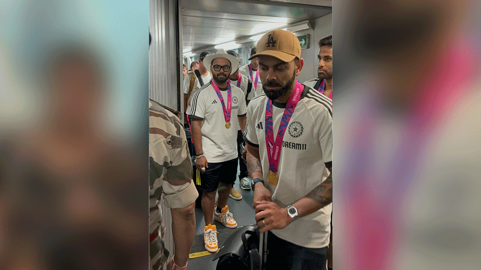 T20 World Cup champions India return home to roaring reception, to meet PM  Modi - India Today