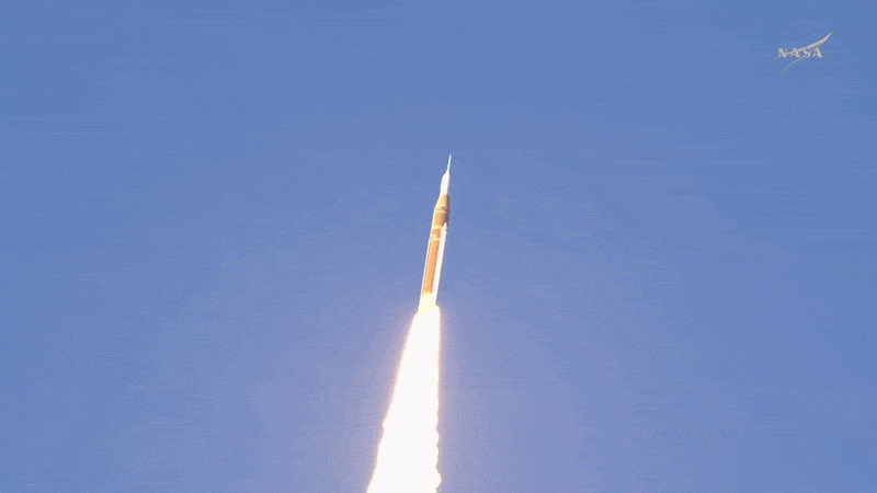 Nasa’s Space Launch System rocket and Orion spacecraft take off from Kennedy Space Center's Launch Complex 39B. The same rocket and spacecraft configuration will carry four astronauts on the Artemis III Earth-orbit mission in 2027. (Photo: Nasa)