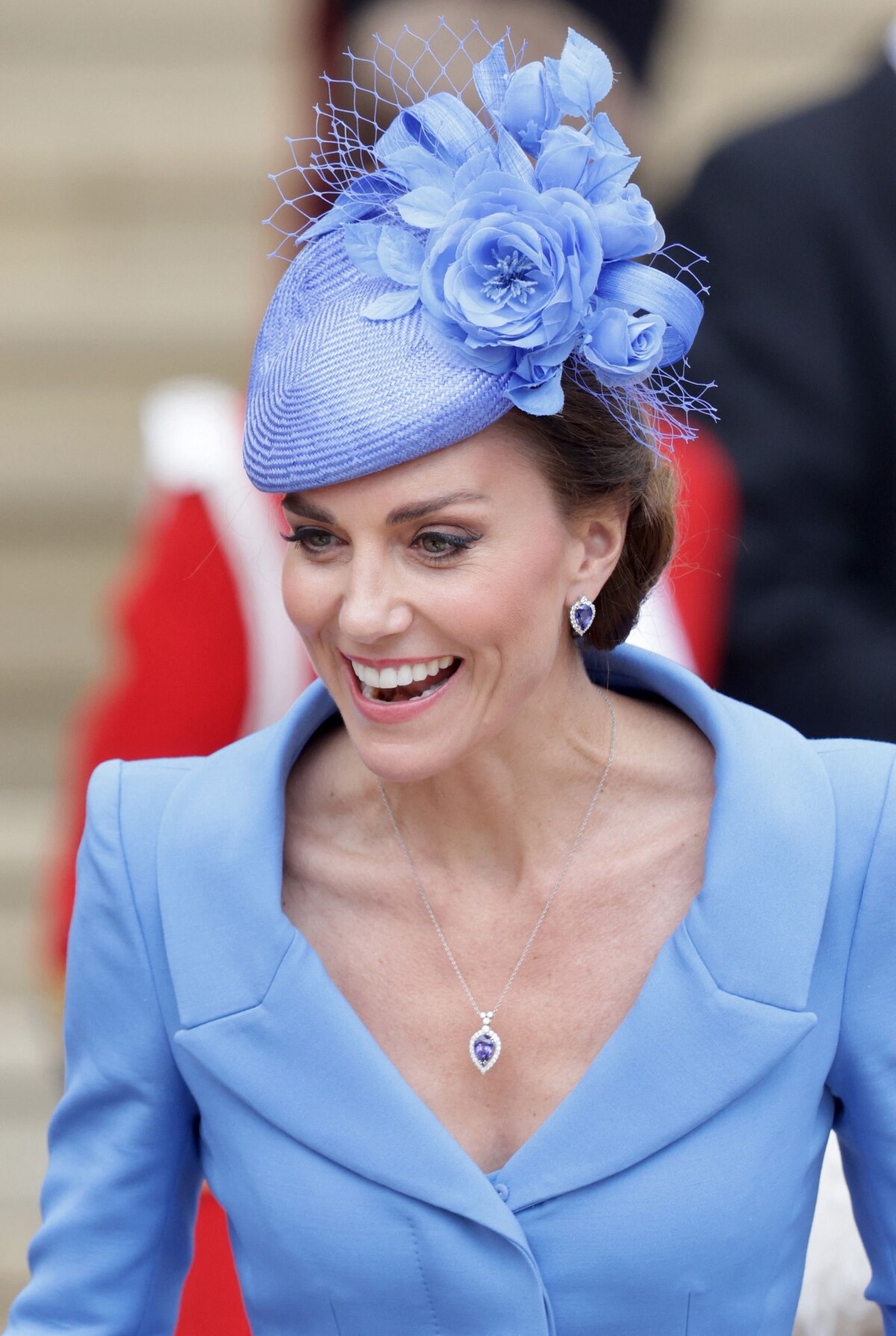 Kate Middleton rocks an allblue look with Rs 85k heels for Order of(01)