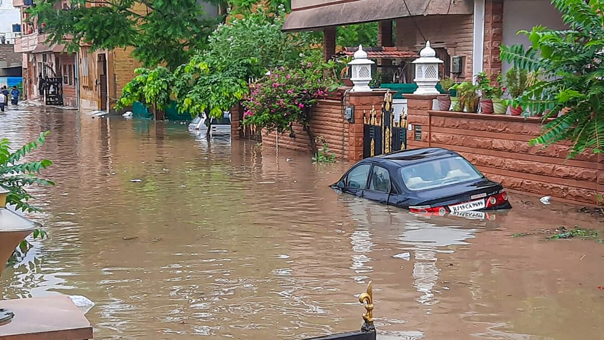 Roads flooded, vehicles washed away as heavy rains batter parts of