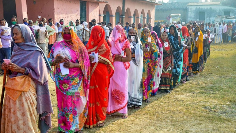 Bihar election Phase 1 LIVE Updates: EC says 33% voter turnout recorded till 1 pm across 71 assembly seats - India Today