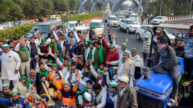 Farmers' Protest LIVE Updates: Talks to begin soon as farmers head to Delhi for Rajnath Singh-led meeting - India Today