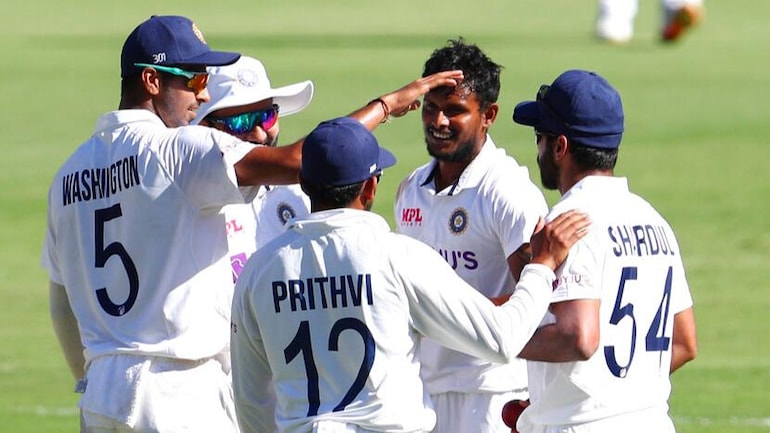 ব্রিসবেন টেস্টে এই ভারতীয় বোলারের পারফর্মেন্সে বেশ খুশি অস্ট্রেলিয়ার সহকারী কোচ, করলেন এই মন্তব্য 2 India vs Australia 4th Test Day 1: Labuschagne century, Natarajan highlight see-saw day at Gabba - India Today