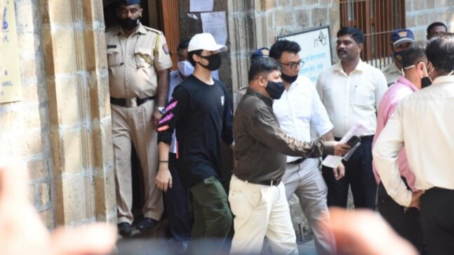 Mumbai cruise drugs case LIVE: Aryan Khan to shortly leave for court from NCB office - Vimarsana News
