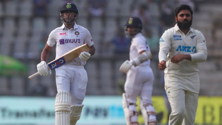 India vs New Zealand 2nd Test, Day 2 Live Score: IND lead by 332 after Ajaz  Patel's historic 10-wicket haul - India Today