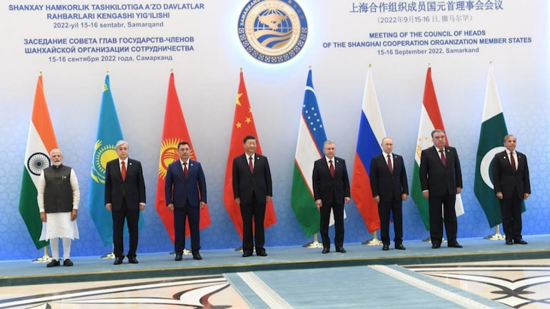 SCO Summit: एससीओ सम्मेलन में आज गरजेंगे पीएम मोदी,रूसी राष्ट्रपति से मुलाकात पर होगी नजर SCO Summit: एससीओ सम्मेलन में आज गरजेंगे पीएम मोदी,रूसी राष्ट्रपति से मुलाकात पर होगी नजर
