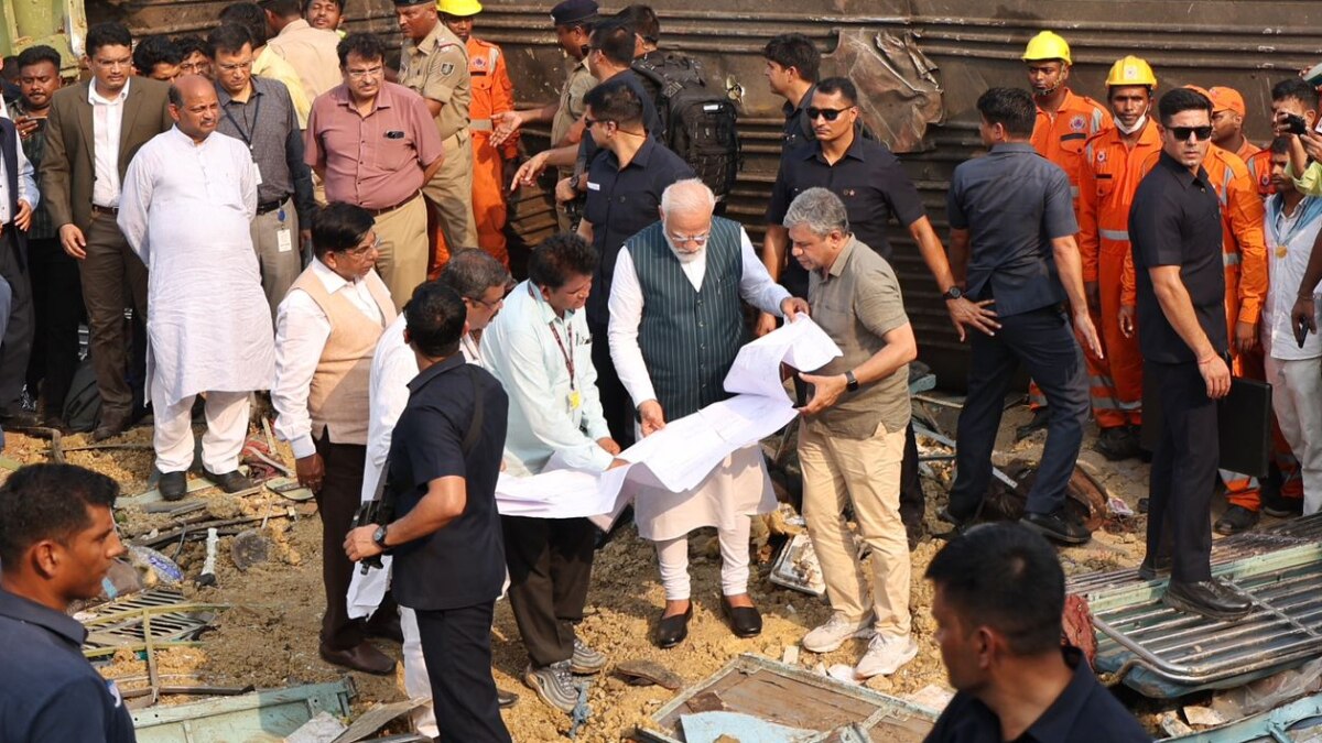Odisha train accident: Bus carrying passengers from Balasore collides with van in Bengal