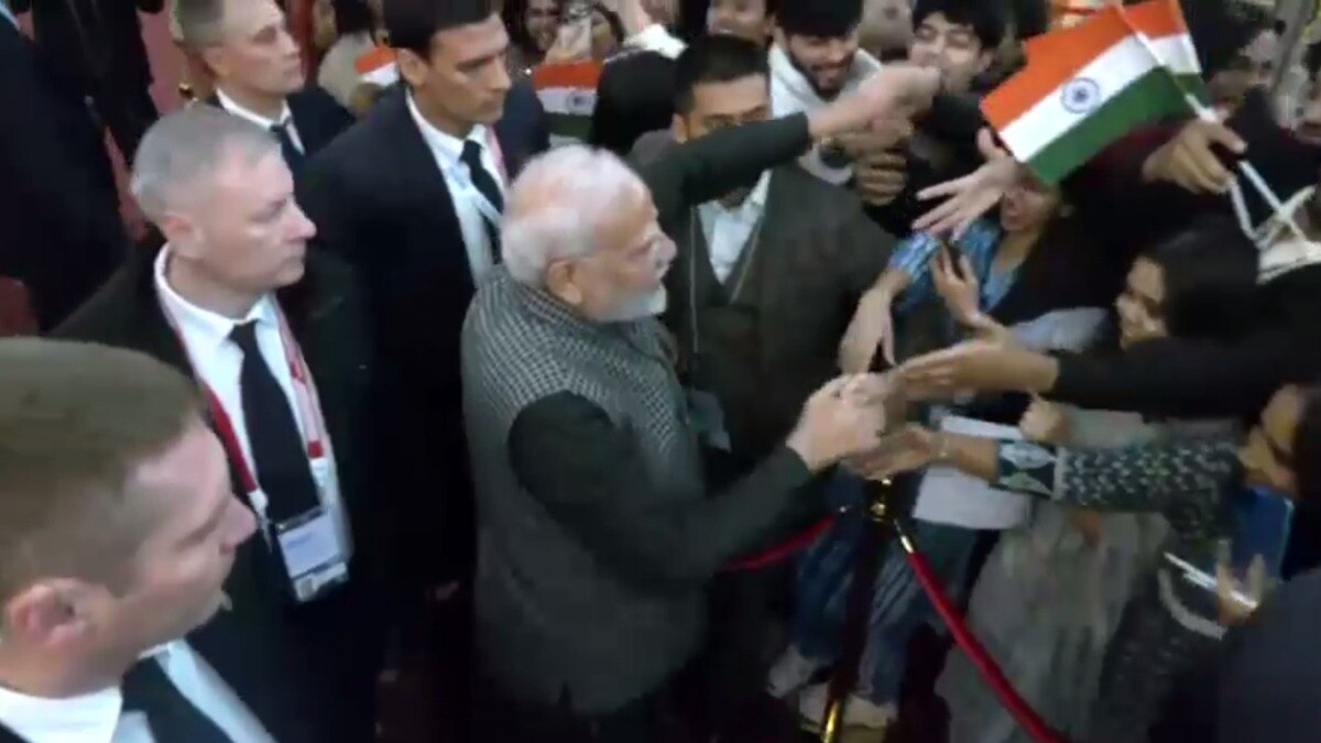 Prime Minister Narendra Modi meeting Indian community members. (Photo: Screengrab/India Today)
