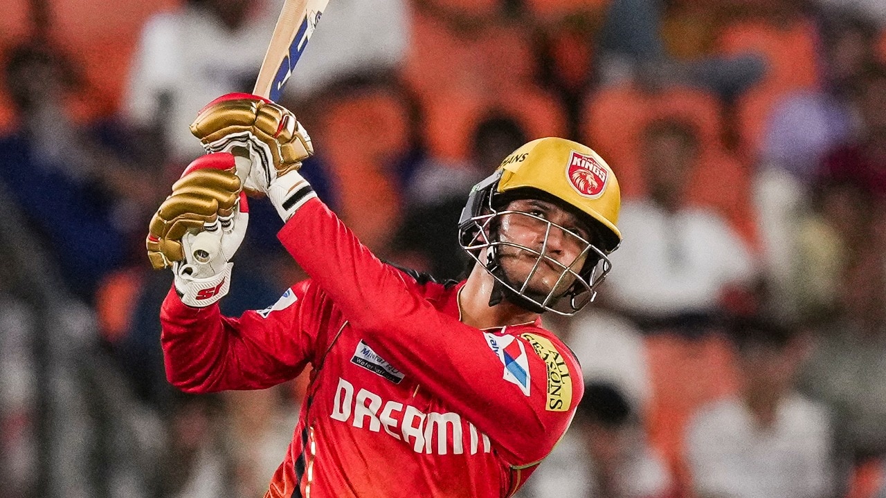 RCB vs PBKS Live: Priyansh, Prabhsimran cautious in Punjab's 191 chase