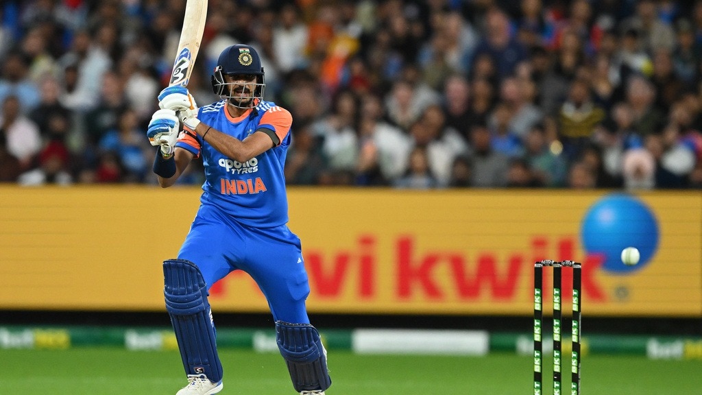 4th T20I live: India start poorly in powerplay