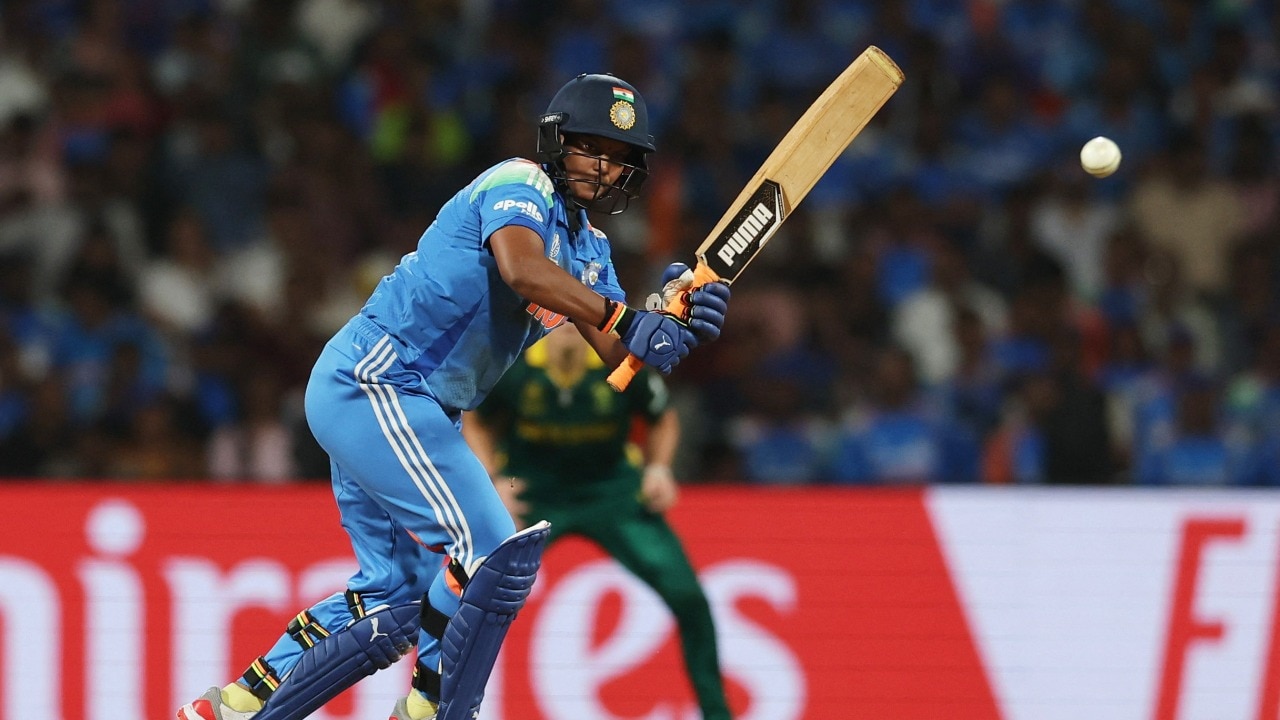 IND vs SA Live: Richa arrives for big finish