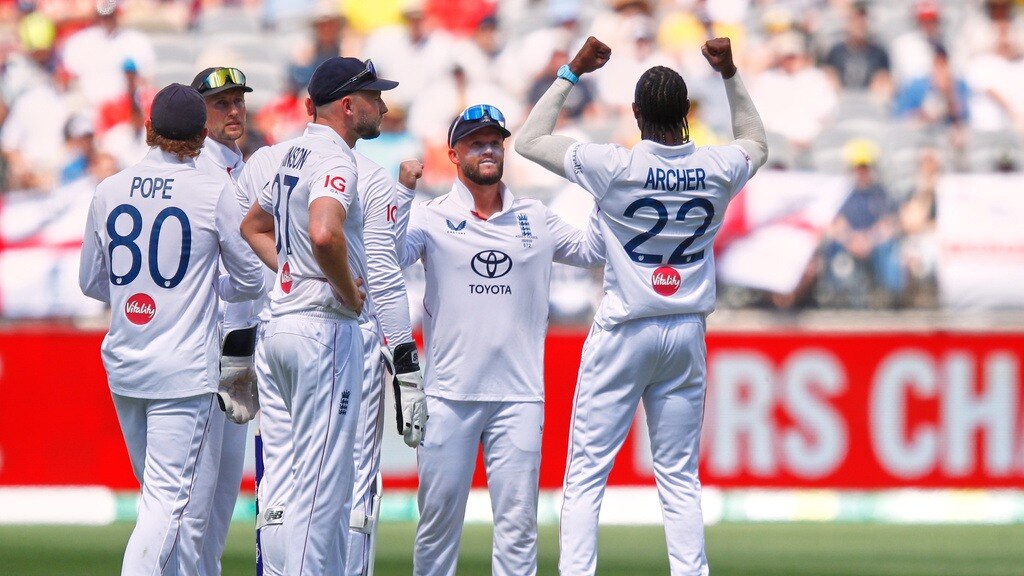 Ashes live score AUS vs ENG 1st Test, Day 1: Khawaja out for 2, England rock cautious Aussie top-order